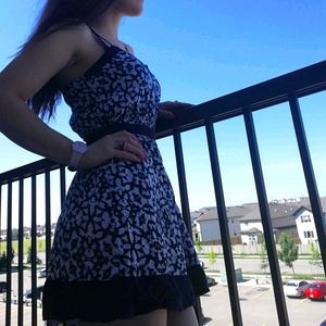 Floral dress with waist tie